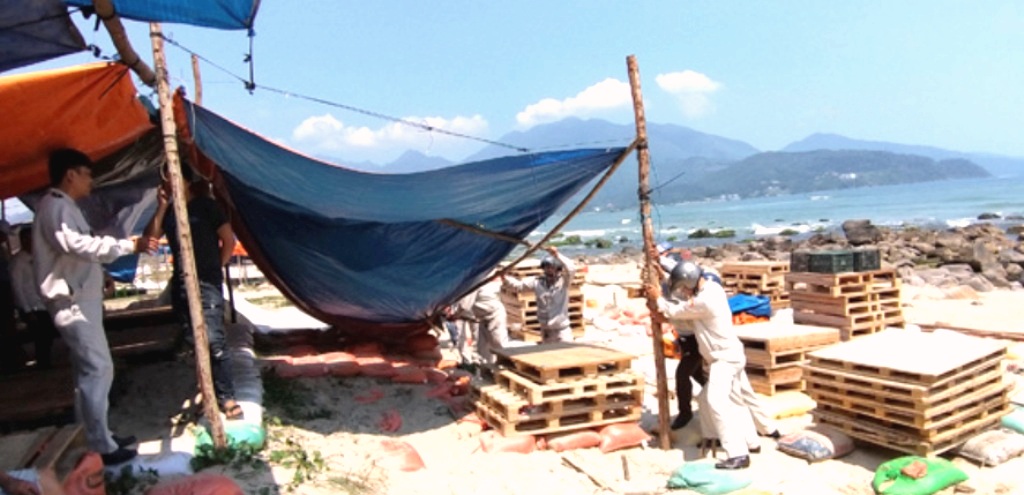 P. Hòa Hiệp Nam-Đà Nẵng: Tháo dỡ lều, bạt dựng trái phép tại ghềnh đá Nam Ô