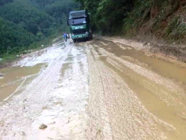 Huyện Qùy Hợp (Nghệ An): Cần sớm xử lý dứt điểm “vấn nạn” xe quá khổ, quá tải lộng hành - Hình 4