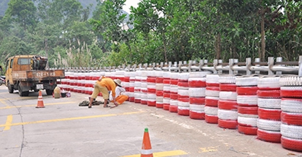 Triển khai các giải pháp bảo đảm ATGT, 2 đoạn dốc cua “tử thần” đèo Lò Xo - Hình 5