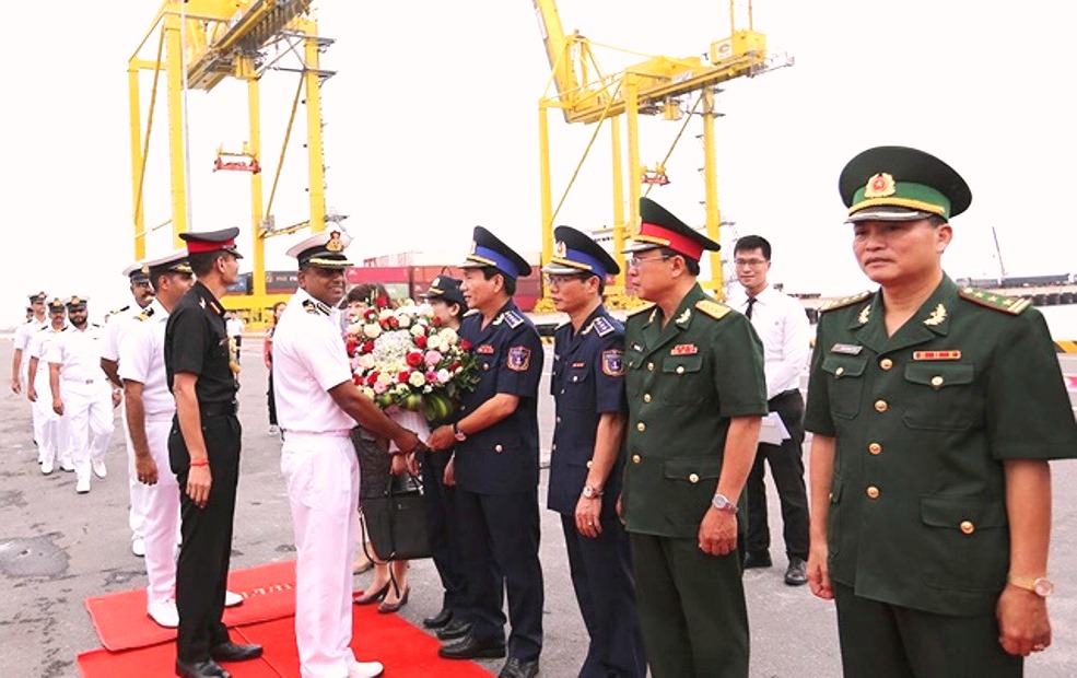 Tàu cảnh sát biển Ấn Độ chính thức đến thăm TP biển Đà Nẵng