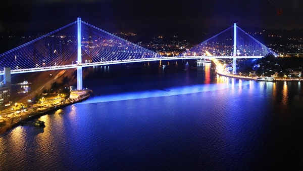 Hàng loạt công trình tại Việt Nam thắp đèn xanh vì người tự kỷ - Hình 2