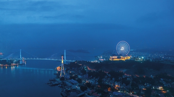 Hàng loạt công trình tại Việt Nam thắp đèn xanh vì người tự kỷ - Hình 3