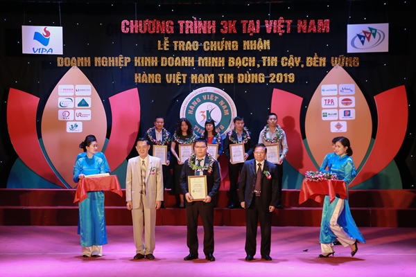 Eurowindow được vinh danh tại Lễ trao chứng nhận Hàng Việt Nam tin dùng 2019 - Hình 2