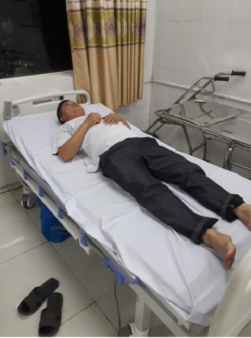 Bắc Giang: Hai cán bộ y tế bất ngờ bị hành hung trong giờ làm việc - Hình 1
