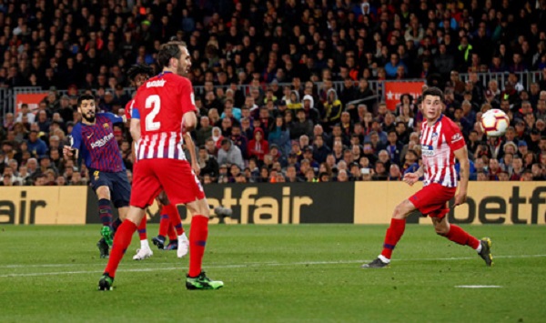 Messi và Suarez tỏa sáng phút cuối, Barca cầm chắc ngôi vô địch - Hình 2
