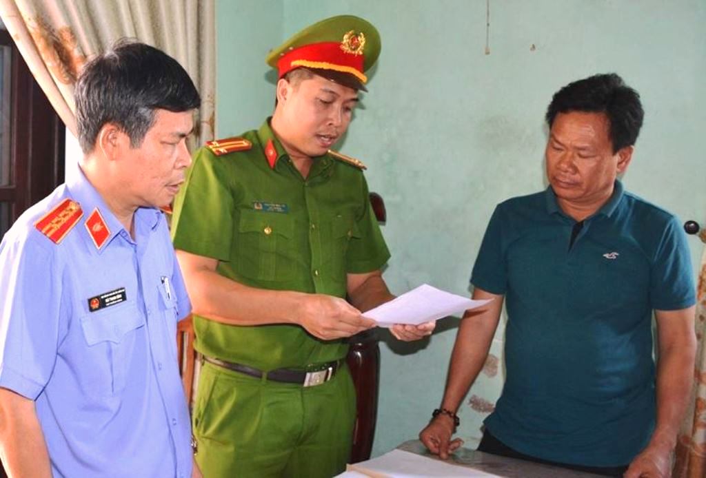 Quảng Nam: Bắt 3 cán bộ lập khống hồ sơ đất bồi thường, hỗ trợ tái định cư