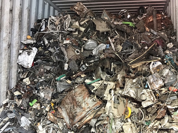 TP. HCM: Tạm khóa 110 container phế liệu nhập khẩu để điều tra