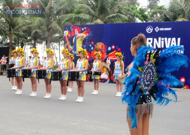 Long lanh sắc màu Lễ hội Carnival giữa đường phố Sầm Sơn - Hình 4