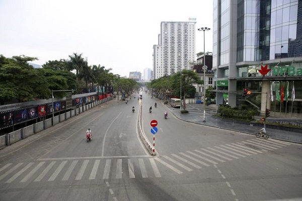 Hà Nội: Nhiều tuyến phố trung tâm vắng hoe, yên ả trong ngày đầu tiên nghỉ lễ - Hình 2