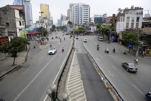Hà Nội: Nhiều tuyến phố trung tâm vắng hoe, yên ả trong ngày đầu tiên nghỉ lễ - Hình 11