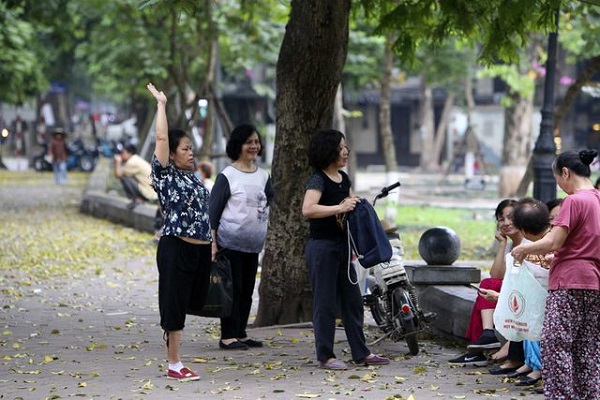 Hà Nội: Nhiều tuyến phố trung tâm vắng hoe, yên ả trong ngày đầu tiên nghỉ lễ - Hình 5