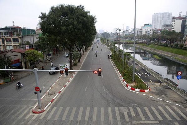 Hà Nội: Nhiều tuyến phố trung tâm vắng hoe, yên ả trong ngày đầu tiên nghỉ lễ - Hình 6