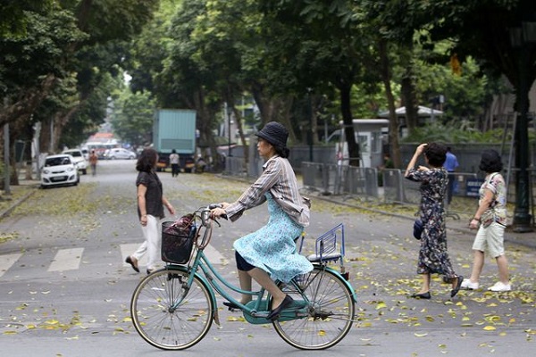 Hà Nội: Nhiều tuyến phố trung tâm vắng hoe, yên ả trong ngày đầu tiên nghỉ lễ - Hình 9