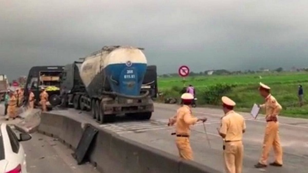 18 người chết vì TNGT trong ngày đầu nghỉ lễ