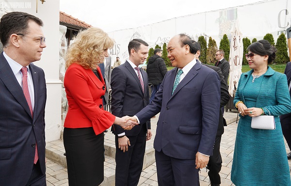 Thủ tướng làm việc với tỉnh giàu tiềm năng kinh tế của Romania