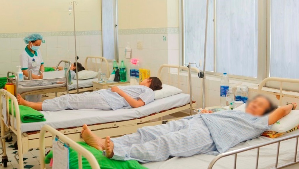 Đà Nẵng: 14 du khách Lào nhập viện khi đi du lịch là do viên dạ dày cấp - Hình 1