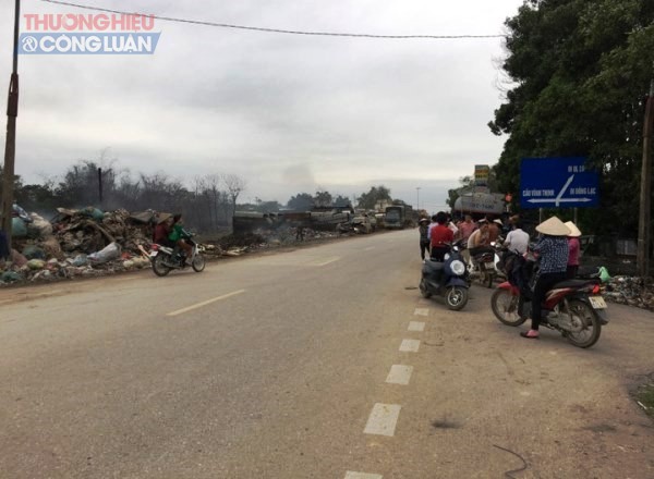 Huyện Yên Lạc (Vĩnh Phúc): Người dân bức xúc vì bãi rác gây ô nhiễm môi trường - Hình 1