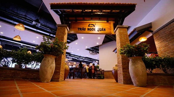 Khách hàng bị bẻ trộm gương xe ô tô, nhà hàng Trâu Ngon Quán "né" trách nhiệm?