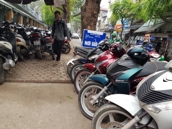 Hà Nội: Cần xử lý nghiêm bãi trông giữ xe tự phát tại bệnh viện Phổi Trung ương
