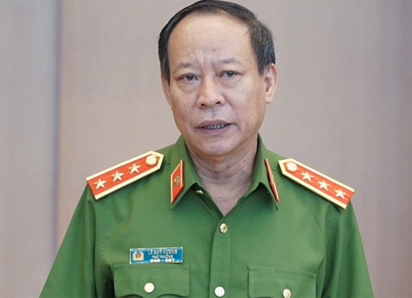Thứ trưởng Bộ Công an nói gì về vụ ông Nguyễn Hữu Linh 'nựng' bé gái trong thang máy? - Hình 1
