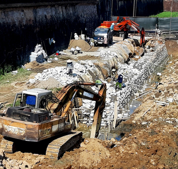 Huế: Trùng tu, tôn tạo hay phá nát di tích kè Hộ thành hào