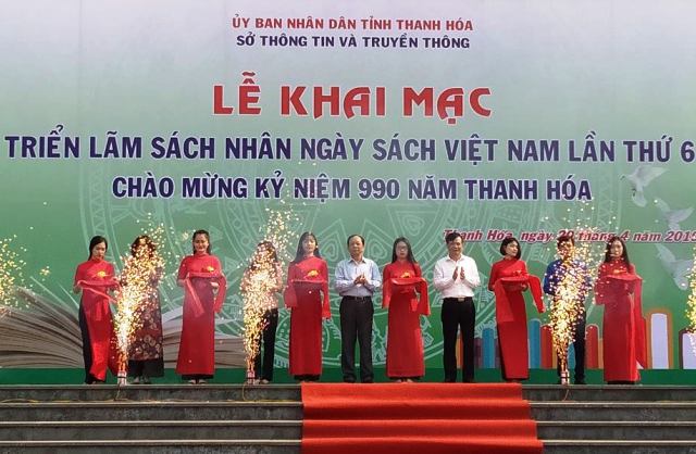 Thanh Hóa: Tổ chức Triển lãm trưng bày và giới thiệu sách tại quảng trường Lam Sơn