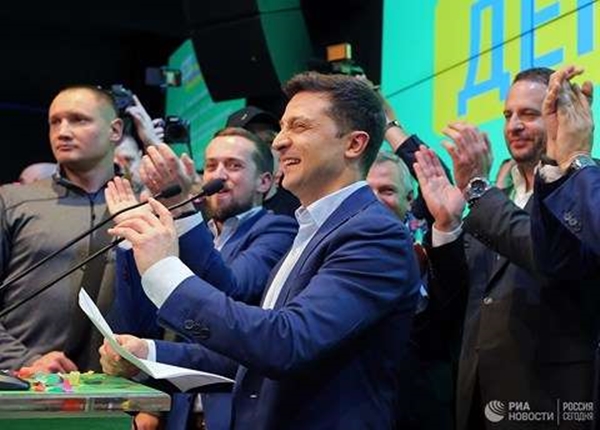 Tổng thống tương lai của Ukraine Vladimir Zelensky là ai? - Hình 4
