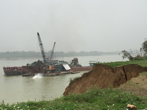 Phú Thọ: Thanh tra toàn diện việc khai thác cát, sỏi lòng sông Lô của các doanh nghiệp - Hình 1