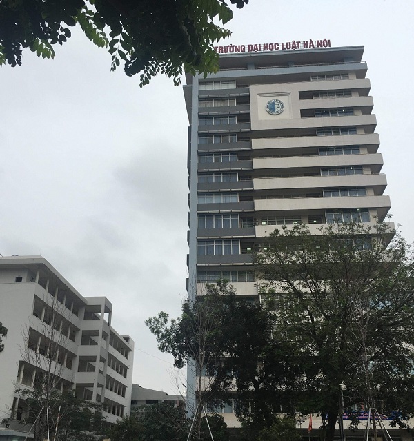 K18, hệ tại chức trường Đại Học Luật Hà Nội: Điểm số “nhảy múa” là do lỗi hệ thống phần mềm?