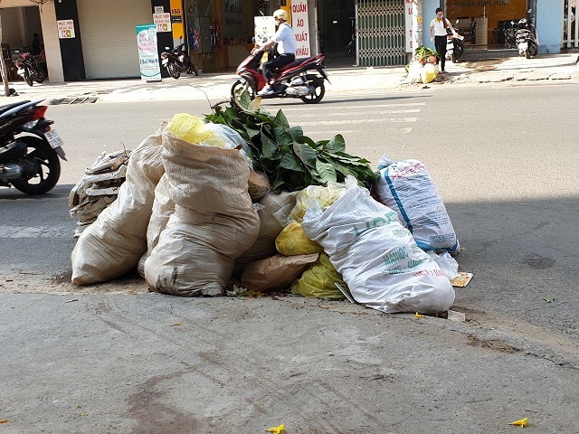 Dịch vụ thu gom, vận chuyển rác sinh hoạt tại TP.HCM liệu có độc quyền?
