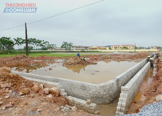 Huyện Hoằng Hóa (Thanh Hóa): Một bé trai đuối nước tại hố nước của công trình đang thi công - Hình 1