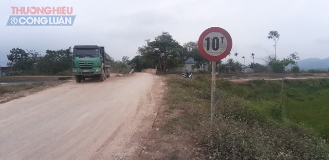 Huyện Yên Thành (Nghệ An): Xe tải “băm” nát đường dân sinh suốt nhiều năm - Hình 5