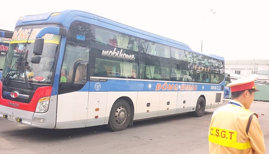 Phát hiện tài xế xe khách dương tính với ma túy trên cao tốc Đà Nẵng - Quảng Ngãi