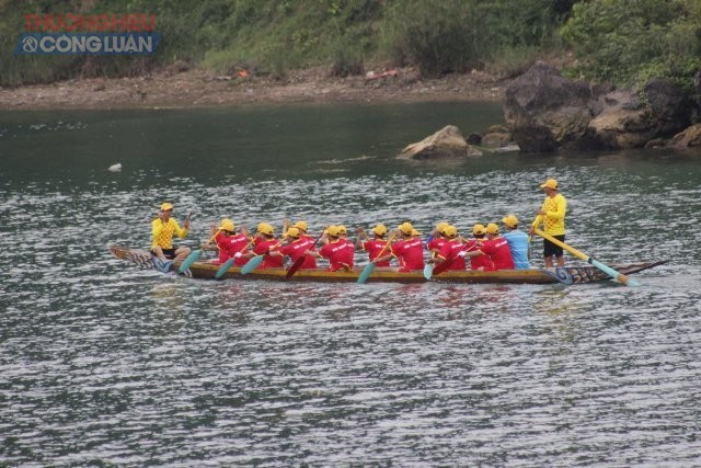 Quảng Bình: Đặc sắc lễ hội thi cá trắm, đua thuyền trên sông Son - Hình 5