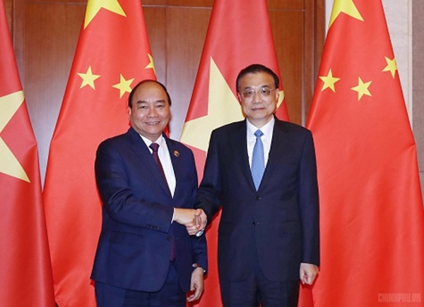 Thủ tướng Nguyễn Xuân Phúc hội đàm với Thủ tướng Trung Quốc Lý Khắc Cường - Hình 1