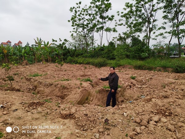 Mê Linh (Hà Nội): Dân bức xúc vì đất nghĩa trang bị “xẻ” bán