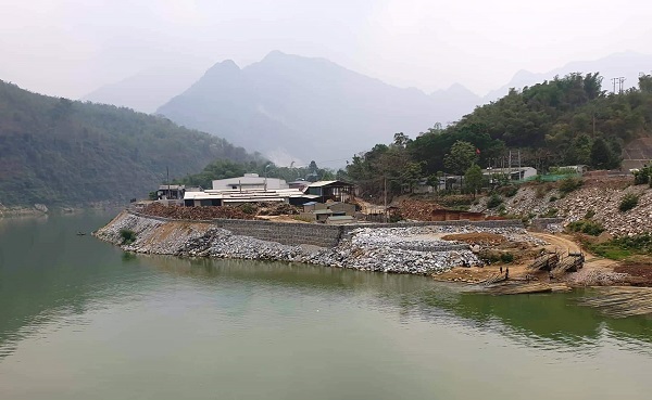 Đổ đất đá lấn chiếm sông Mã (Thanh Hóa): Xử phạt HTX Hợp Phát 30 triệu đồng có đủ sức răn đe?