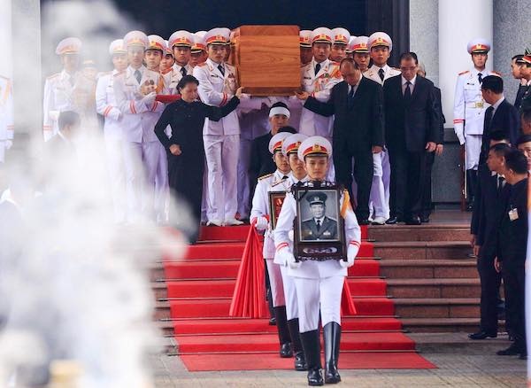 Đưa linh cữu Đại tướng Lê Đức Anh rời Hà Nội vào TP.HCM