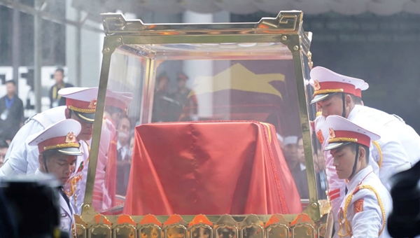 Linh cữu nguyên Chủ tịch nước Lê Đức Anh đã về đến TP.HCM