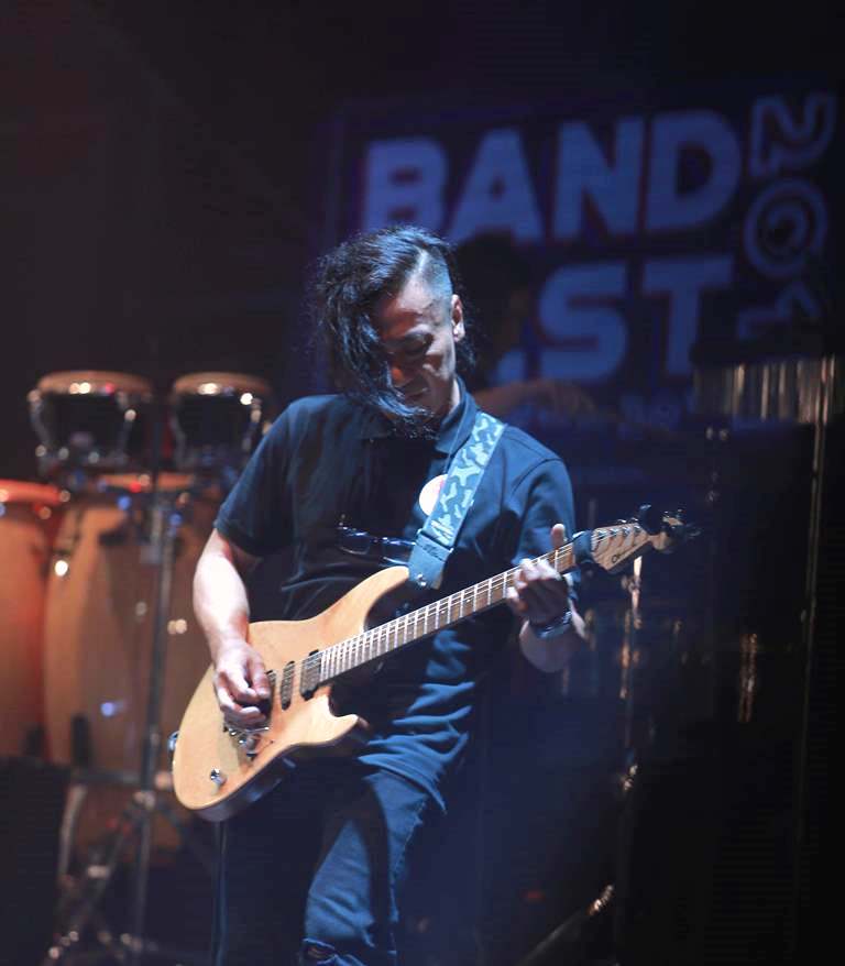 Nghệ sỹ Cao Minh Đức: Tay guitarist “phù thủy” trên sân khấu liên hoan các ban nhạc toàn quốc 2019 - Hình 4