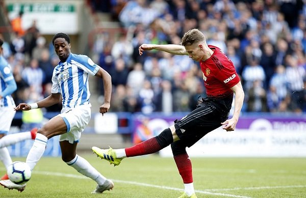 Bị Huddersfield cầm hòa, MU hết cơ hội dự Cup C1