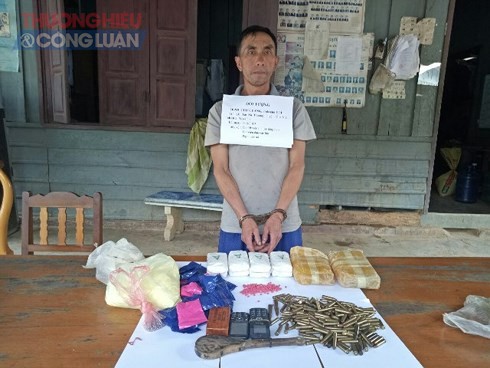 Thanh Hóa: Bắt đối tượng người Lào vận chuyển 12.000 viên ma túy tổng hợp - Hình 1