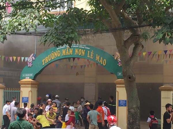 Nghệ An: Trường mầm non bốc cháy, cô trò hoảng loạn - Hình 1