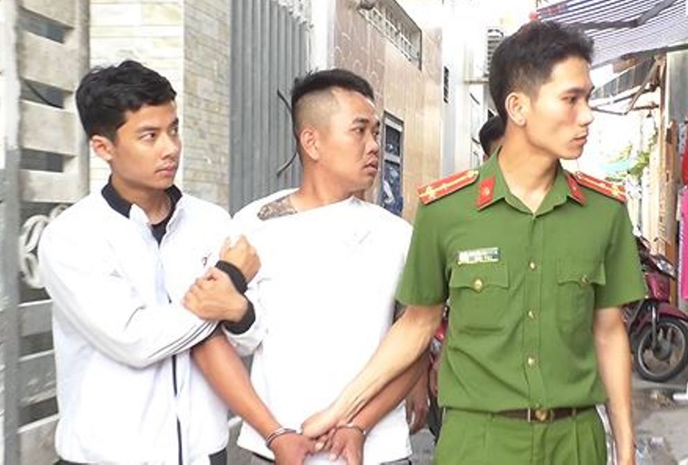 Đà Nẵng: Đánh sập đường dây cá độ triệu USD có súng, lựu đạn - Hình 1