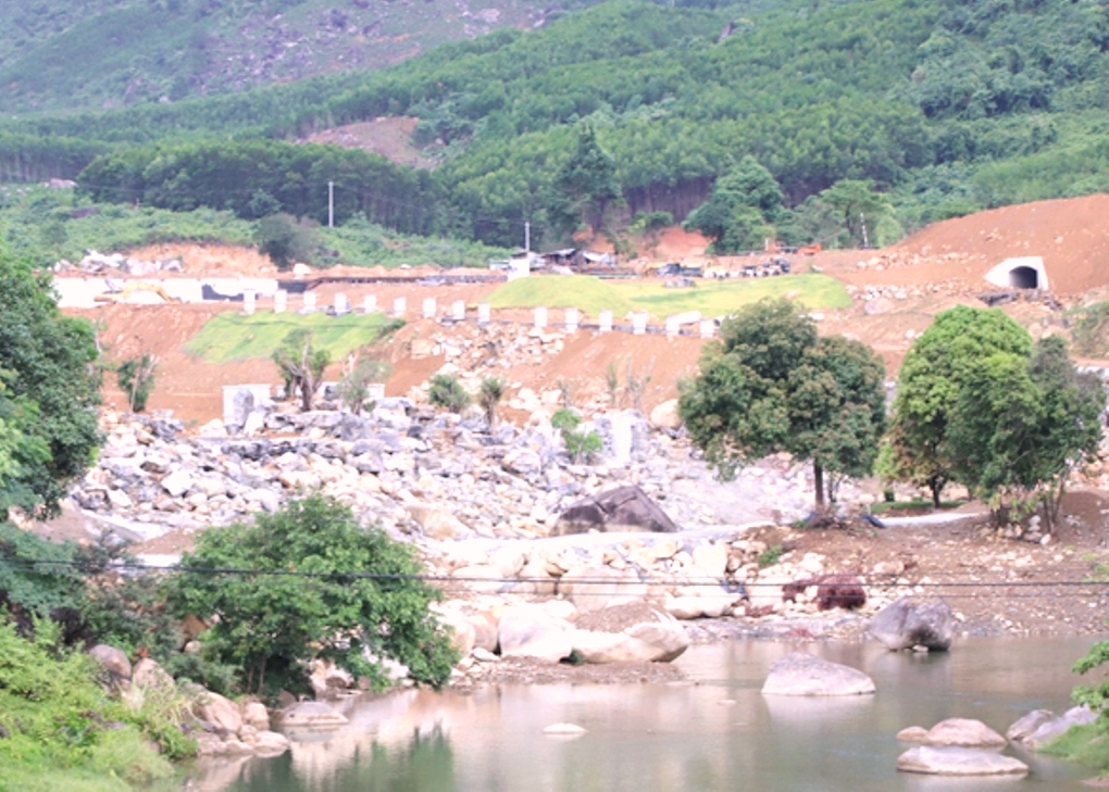 Đà Nẵng: Đề xuất xử phạt dự án mở rộng Công viên suối khoáng nóng Núi Thần Tài - Hình 1