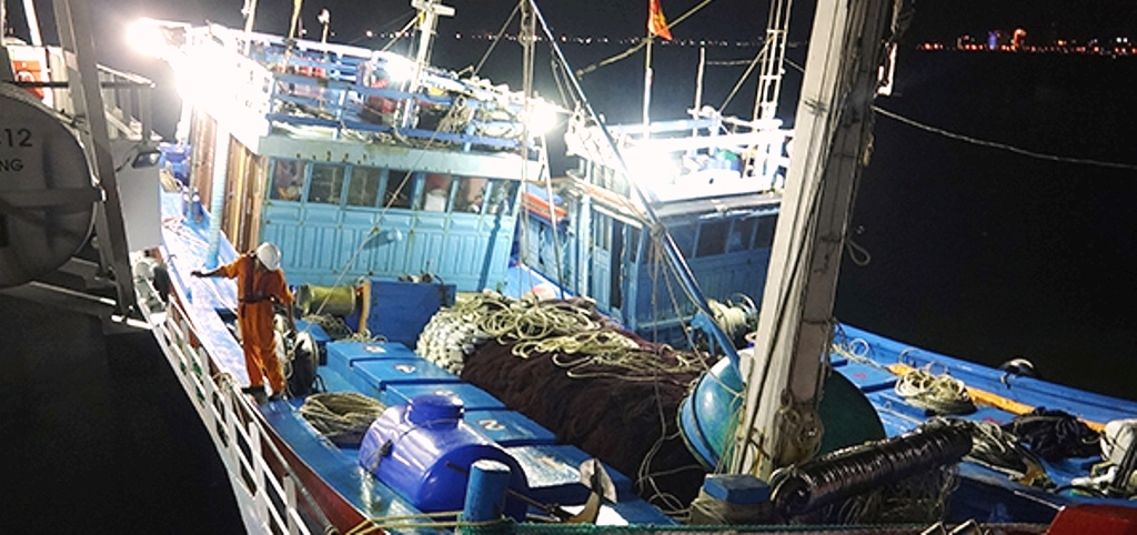 Đà Nẵng: Cứu 16 ngư dân bị nạn ở biển Hoàng Sa về đất liền - Hình 1