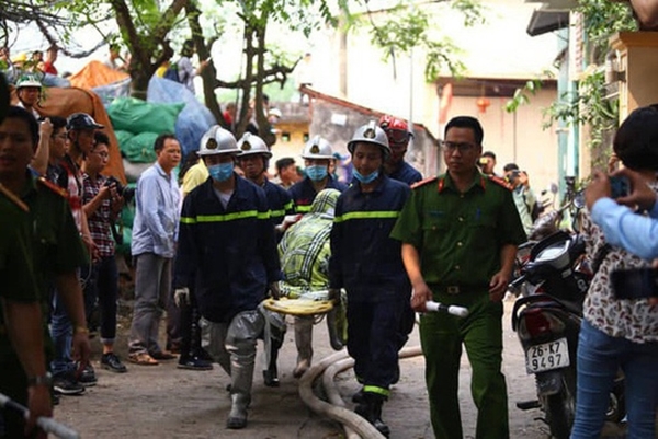 Vụ cháy nhà xưởng khiến 8 người tử vong: Hà Nội yêu cầu kiểm điểm hàng loạt cơ quan - Hình 1
