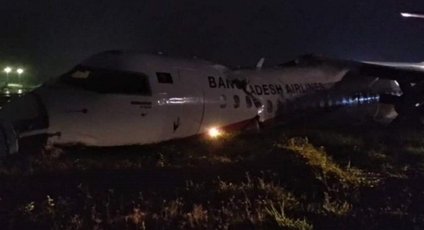 Máy bay vỡ khi trượt đường băng ở Myanmar - Hình 1