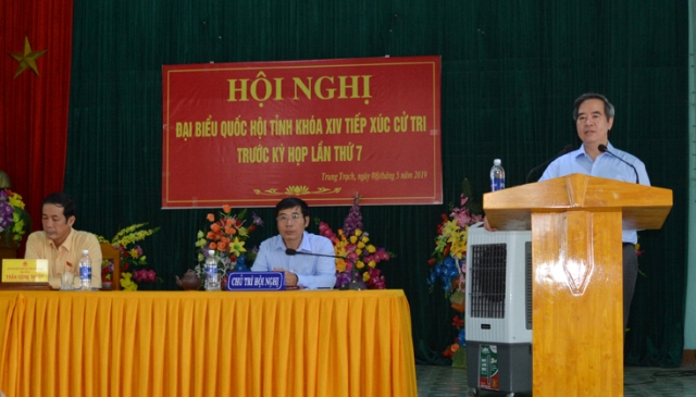 Ủy viên Bộ Chính trị Nguyễn Văn Bình tiếp xúc cử tri tỉnh Quảng Bình