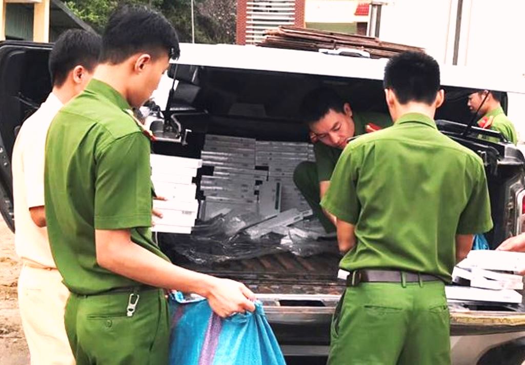 Kon Tum: Thu giữ 18.500 gói thuốc lá lậu